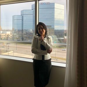 Meet your Posher, Elena